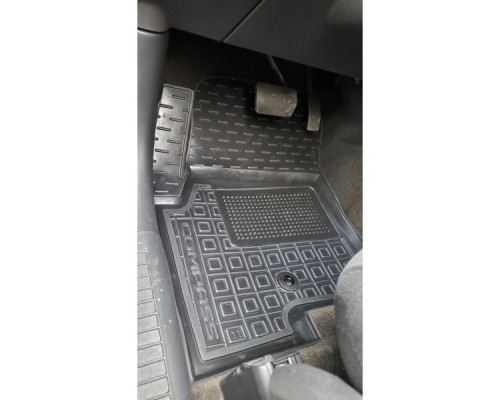 Автомобильные коврики в салон Jeep Compass 2011-2016 (AVTO-Gumm)