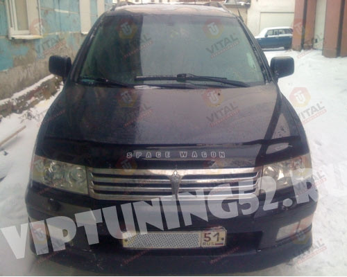 Дефлектор капота Mitsubishi Space Wagon с 1997–2003 г.в. VITAL