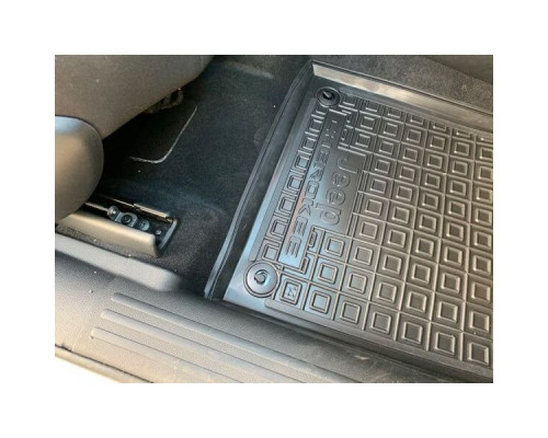 Автомобильные коврики в салон Jeep Cherokee 2014- (AVTO-Gumm)