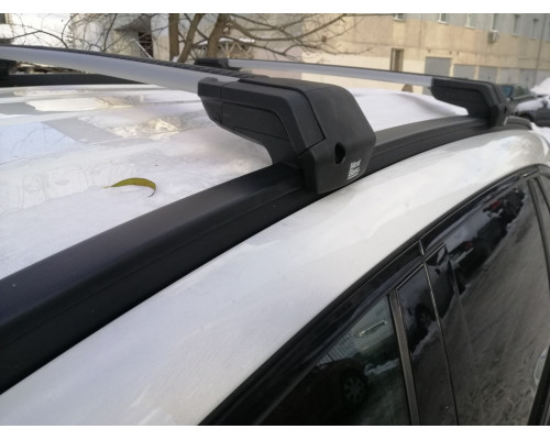 Багажник на крышу авто с интегрированными рейлингами Mont Blanc Xplore